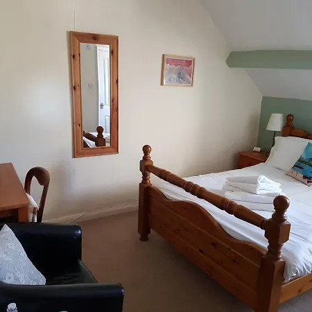 Underhill Гостевой дом *